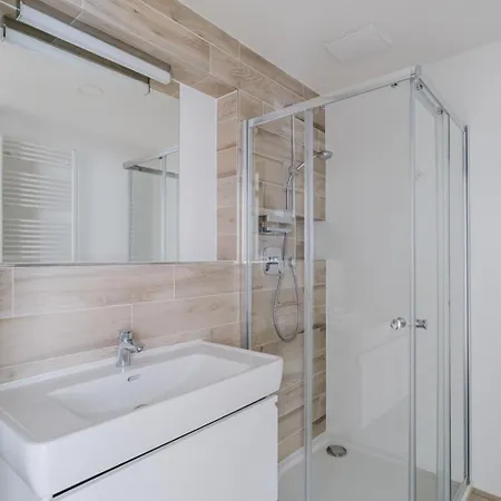 Blueground 7 Furnished With Balcony Prg-10 * براغ